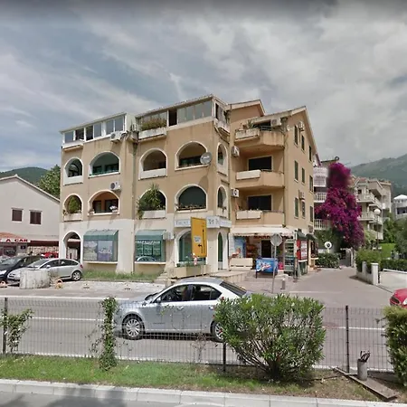 Vuk's 5 Min From The Two-bedroom Budva
