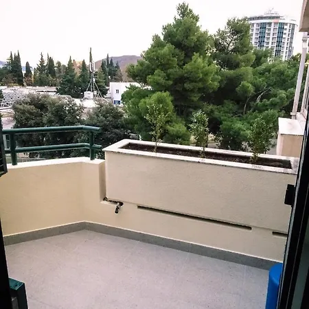 Vuk's 5 Min From The Two-bedroom *